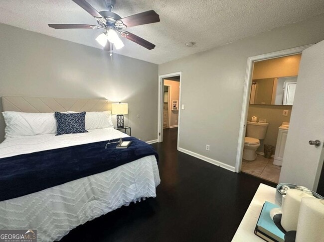 Photo - 1900 Meadow Ln