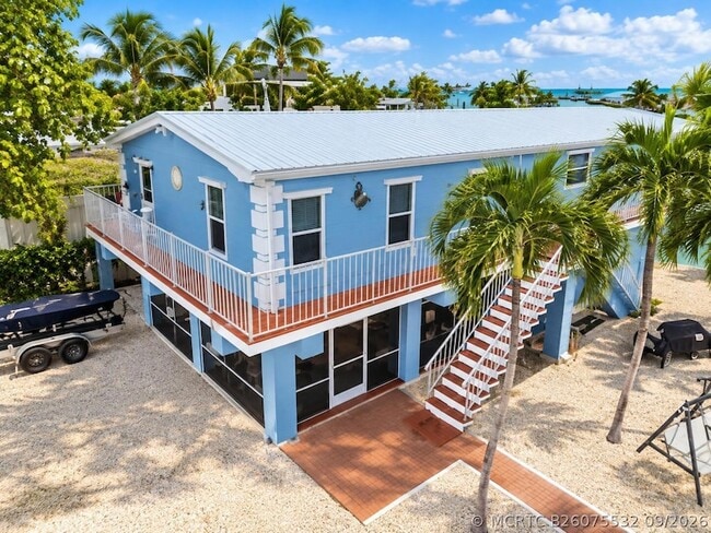 932 Tropical Ln
