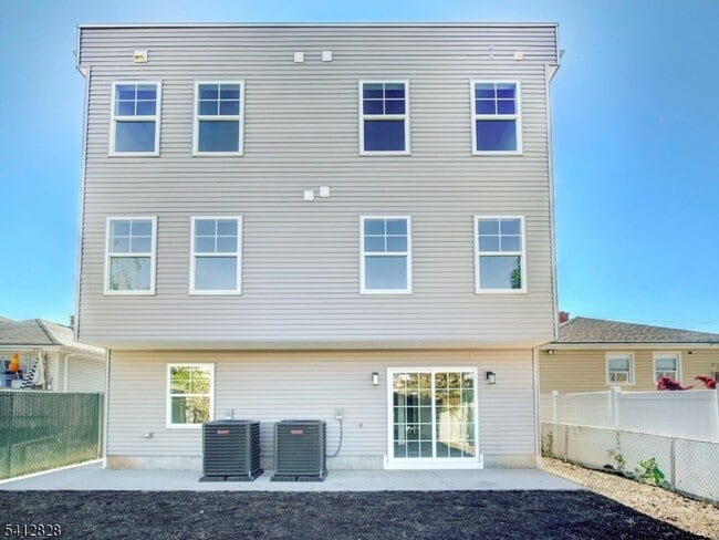 Photo - 429 Niles St Unit 2