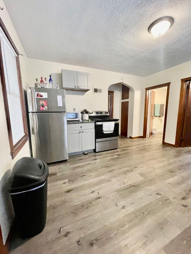 Photo - W180-W188 Pioneer Dr Unidad Lower