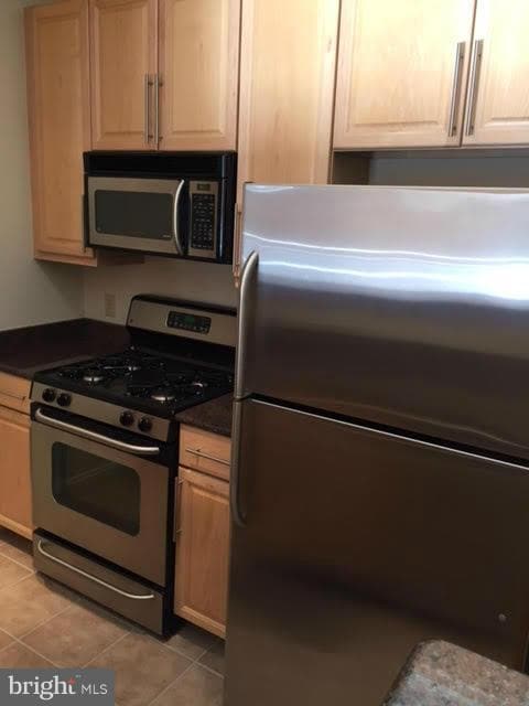 Building Photo - 11770 Sunrise Valley Dr Unit 423