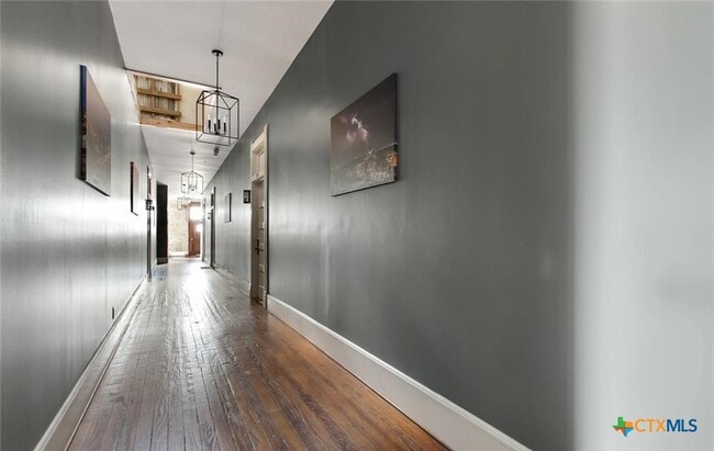 Building Photo - 202 N LBJ Dr Unit 201