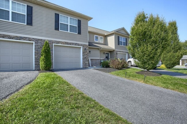 Photo - Fully Furnished 3 Bedroom Townhome