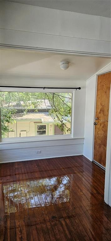 Photo - 708 Grove St N