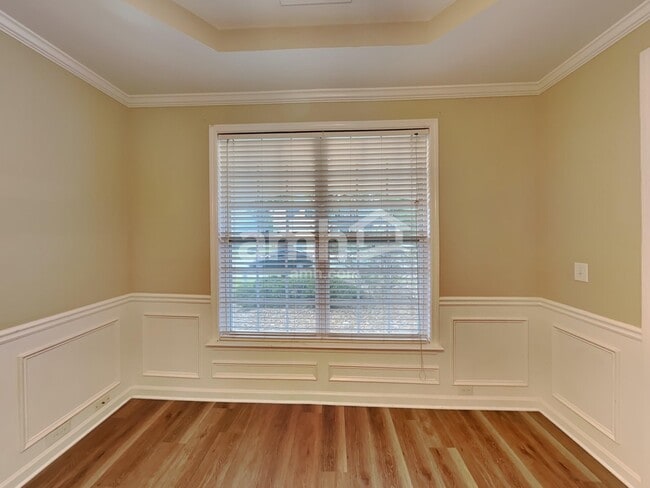 Photo - 295 Springs Xing