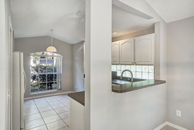 Photo - 1033 Lake Davenport Blvd