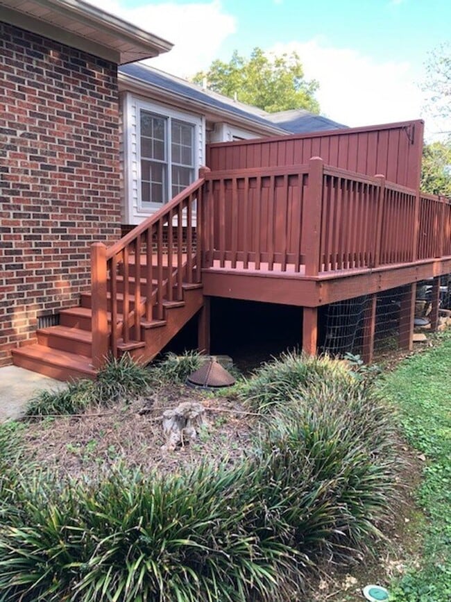 Photo - ****** $200 OFF FIRST FULL MONTH OF RENT!! ******