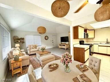 Building Photo - 1822 Avacado Ct