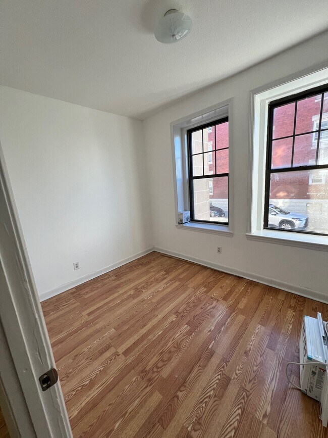 Photo - 65 Chester St Unit #3