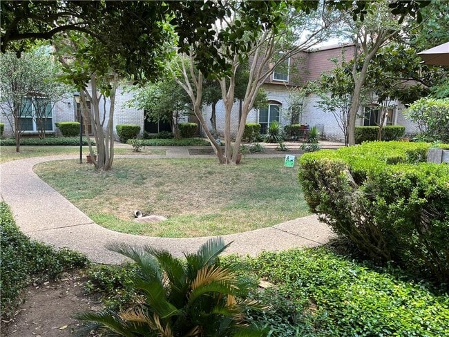 Photo - 7801 Shoal Creek Blvd Unidad 244