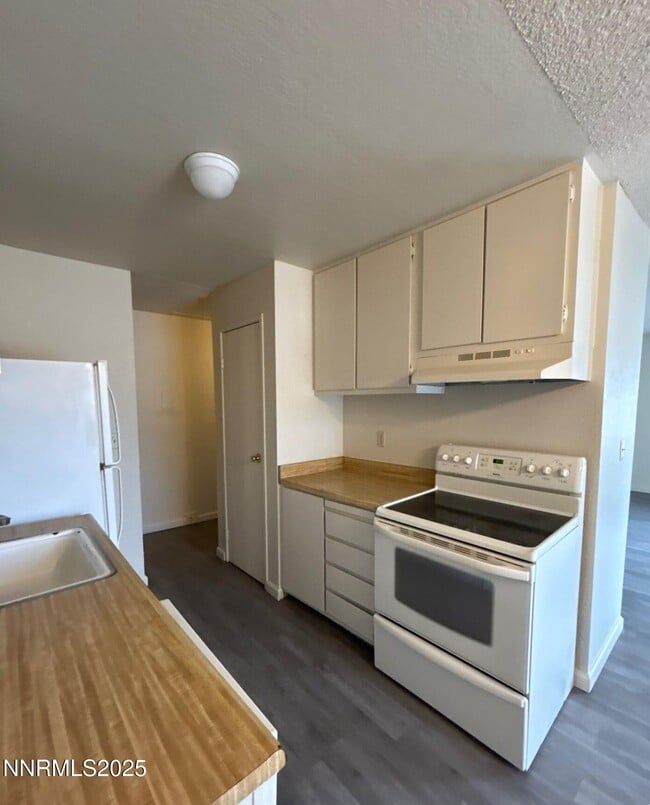 Photo - 4604 Neil Rd Unit 98