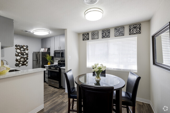 Interior Photo - Oasis at Scottsdale Rental