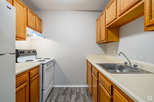1BR, 1BA - 750SF - Kitchen