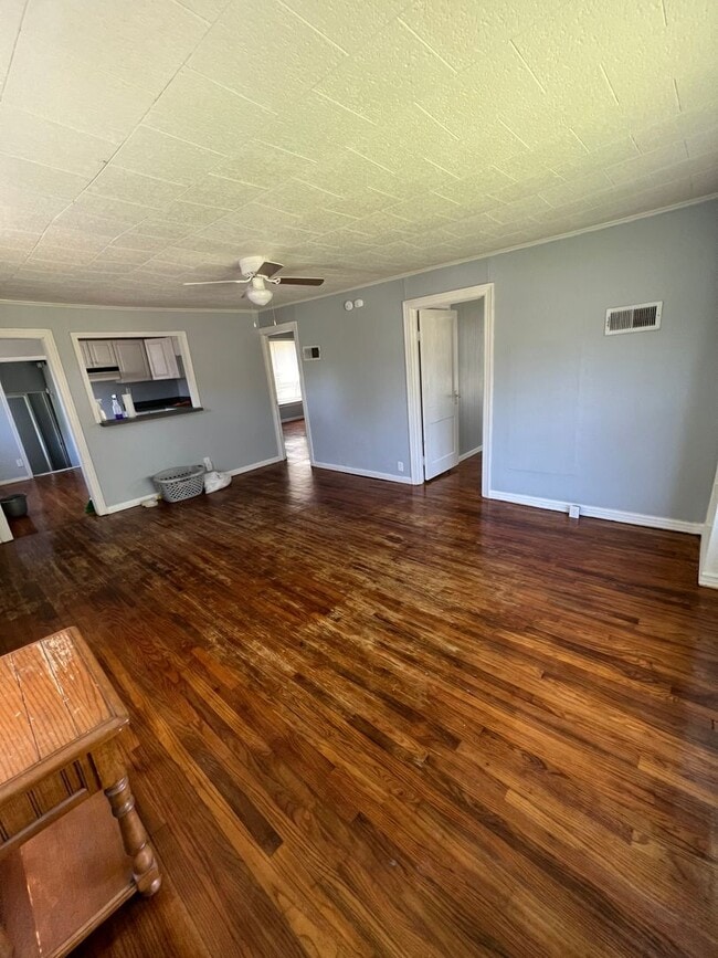 Photo - 3 Bedroom 1 Bath Home