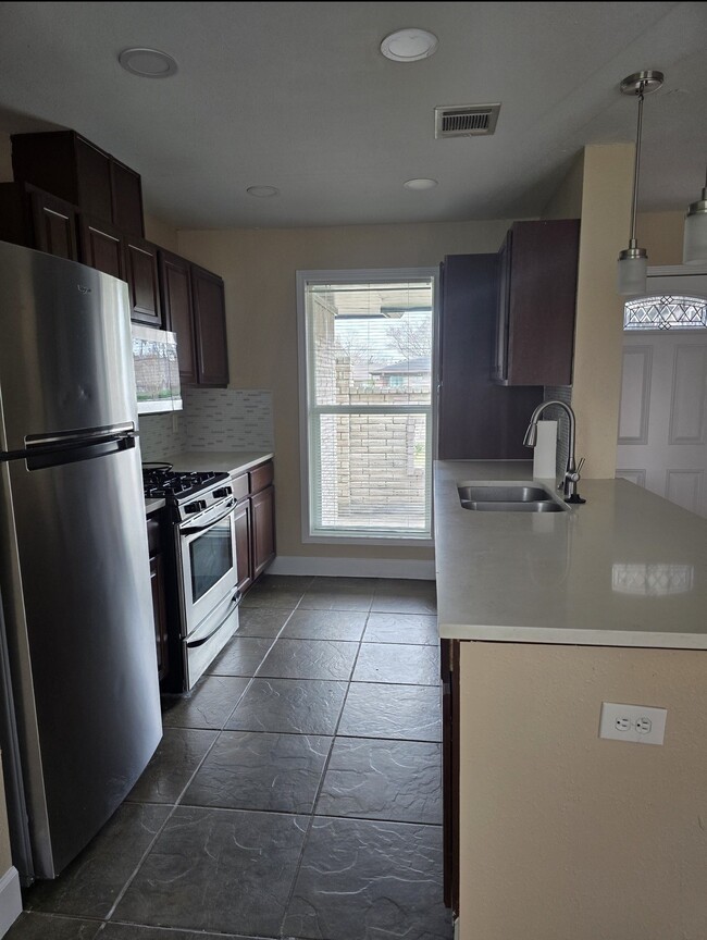 Photo - 2023 Barnsley Ln