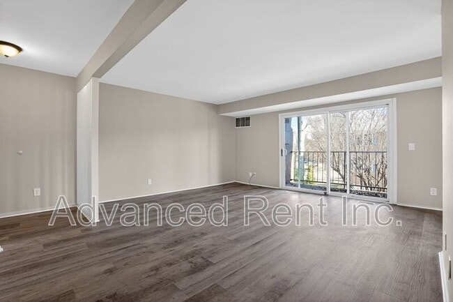 Photo - 211 Crocker Dr Unit D