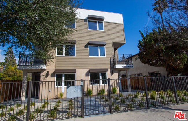 4924 Laurel Canyon Blvd