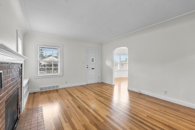 Photo - 707 W Main St