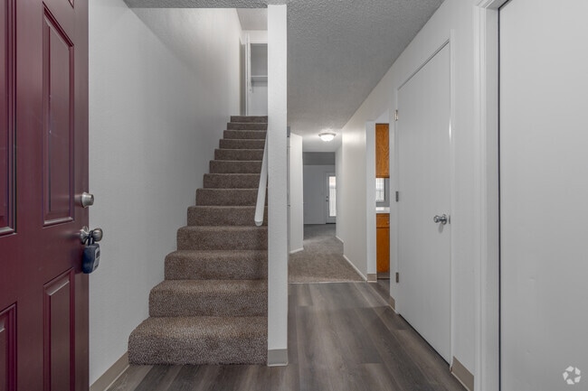 2BR, 1.5BA - 1,180SF - Entrance