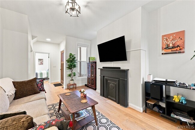 Photo - 250 West Ave