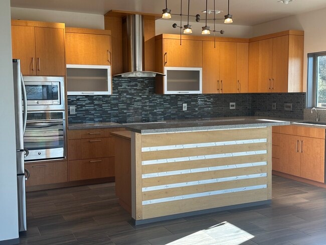 Cocina - 1000 Warrington Rd