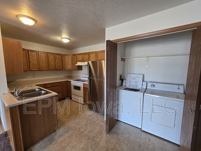 Photo - 611 Johnson St