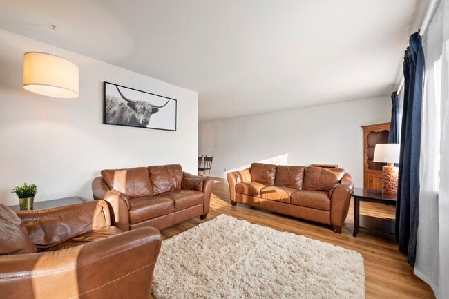 Photo - 2301 S Devinney St