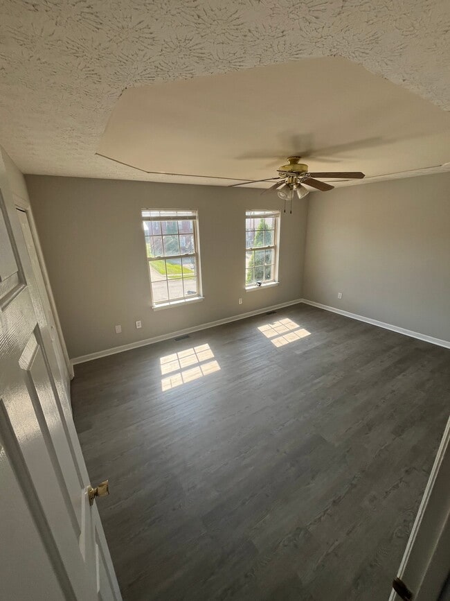 1073 Merrick Dr