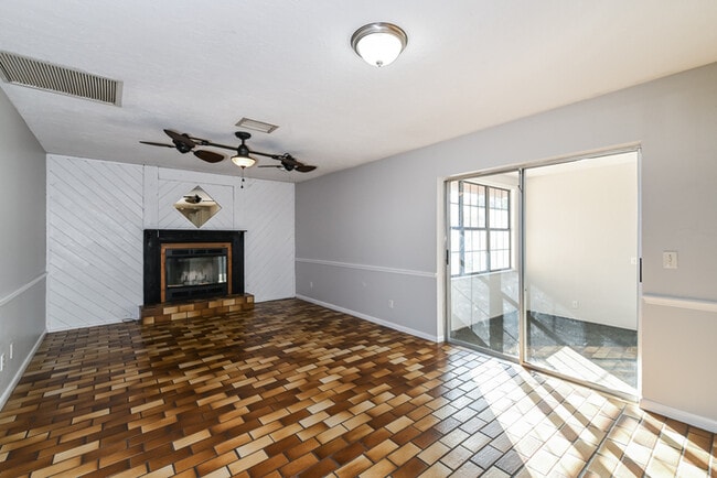 Photo - 7286 Jonas Rd