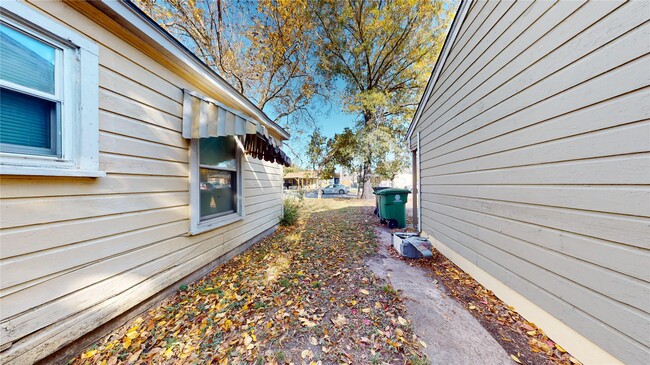 Photo - 3826 Landa Ln