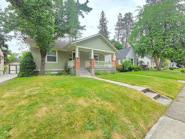 Building Photo - $2,600 - 3 Bed / 2 Bath Beautiful Craftsman Home by Manito Park