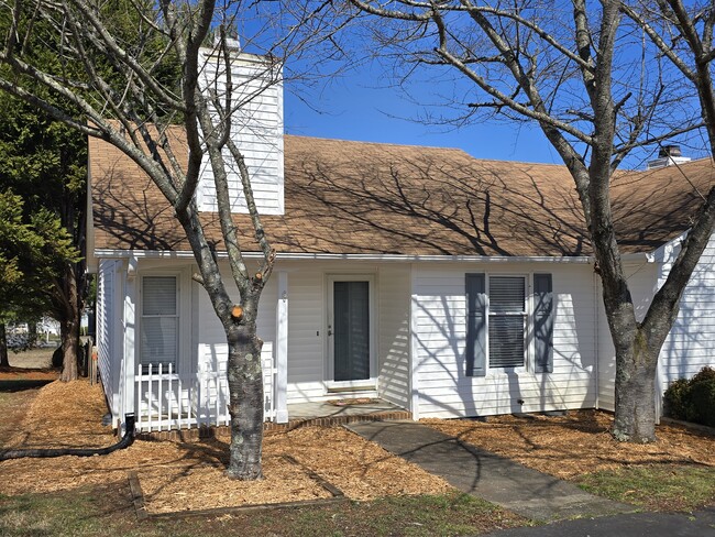 Photo - 1829 Alyssum Pl