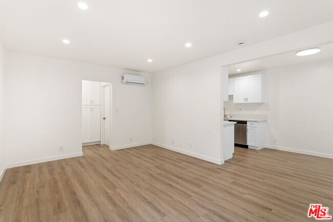 Building Photo - 2908 141st Pl Unit 2 Rental