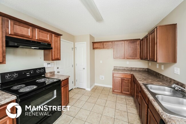 Photo - 10050 Mill Hill Ave