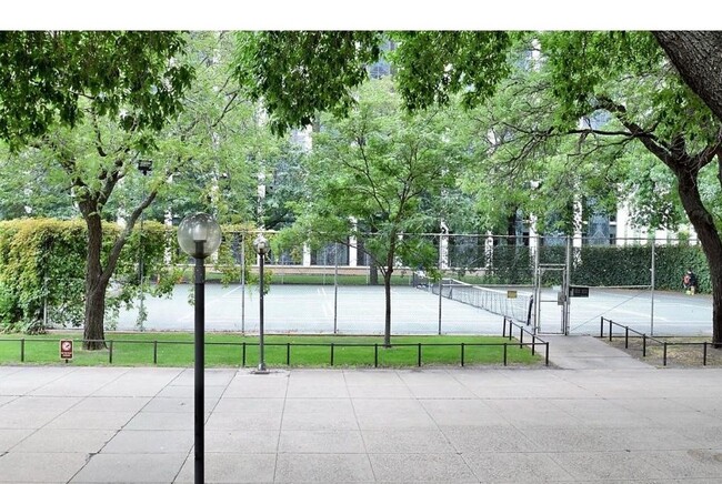 Double tennis courts, the only outdoor cours in downtown. - 15 S 1st St Condo Unit A1610