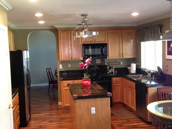 Photo - 142 Mike Gartrell Cir