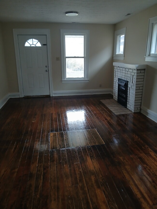 Building Photo - 2812 Overlook Dr