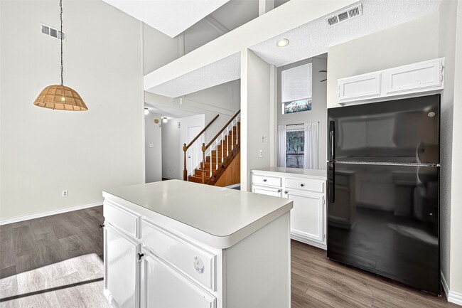Photo - 20115 Beechview Ln