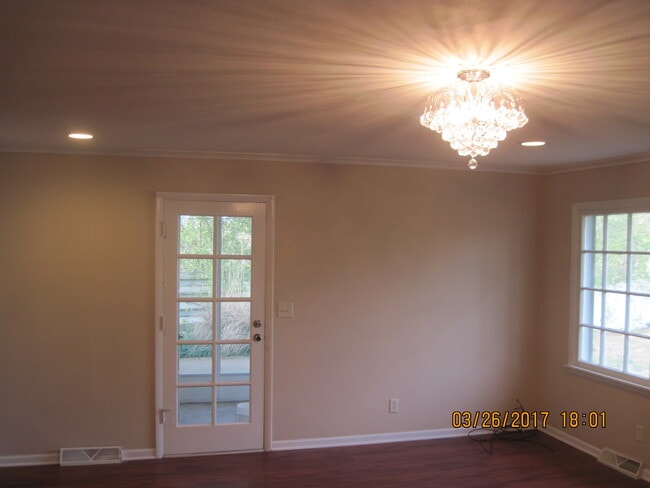 Photo - 1013 S Briarwood Dr