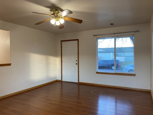 Photo - 3 Bed, 2 Bath Duplex in West Fort Collins close to Foothills