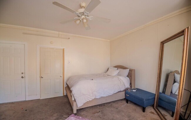 Photo - 323 W 7th St Unit 2