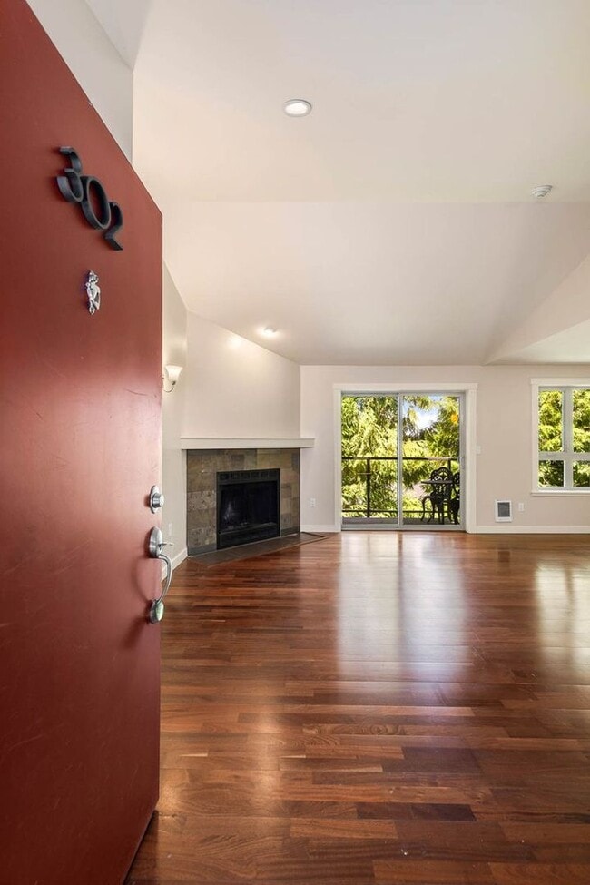 Photo - Updated Condo Close to Downtown Redmond and Microsoft!