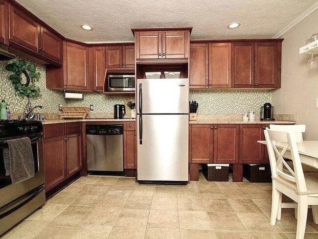 Photo - 206 Bunker Hill St Unit 3