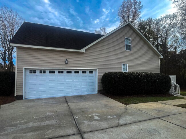 Photo - 282 Braddock Dr