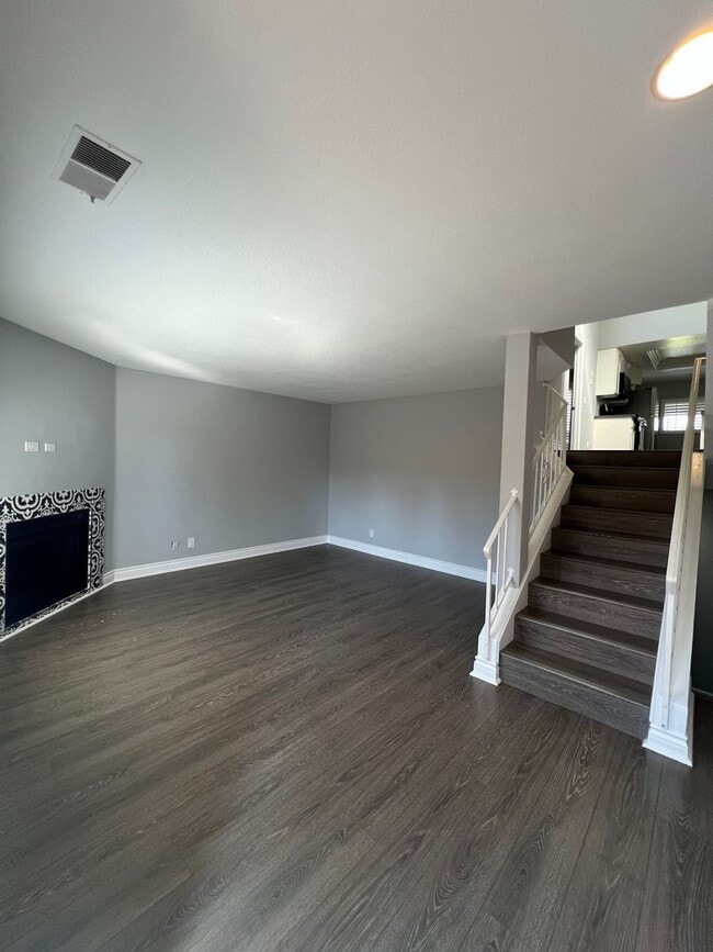 Photo - Tri-Level 2bed 2bath Huntington  Beach Home