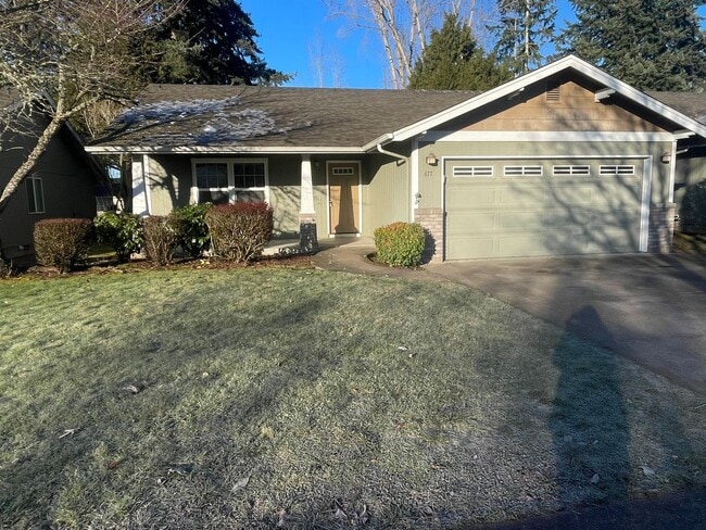 Photo - Convieniently located charming three bedroom duplex with modern updates!