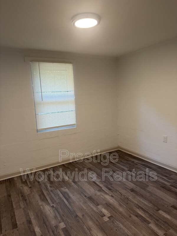 Photo - 108 Moore St