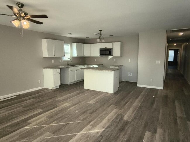 Photo - 1025 N Quincy Ave