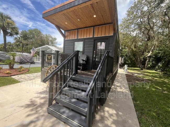 Building Photo - 112 E Appaloosa Trail