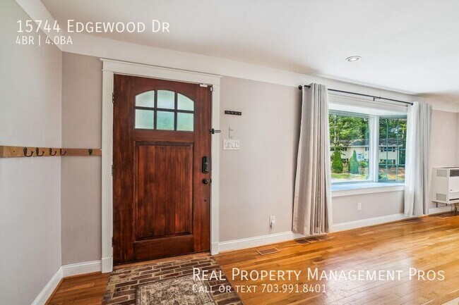 Photo - 15744 Edgewood Dr